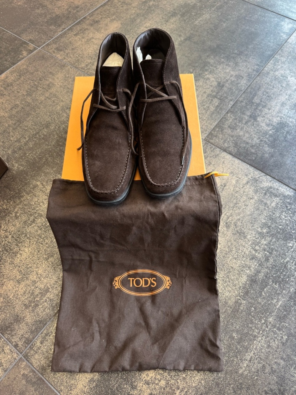 Tod's Brown Suede Men's Chukka Boots size 9